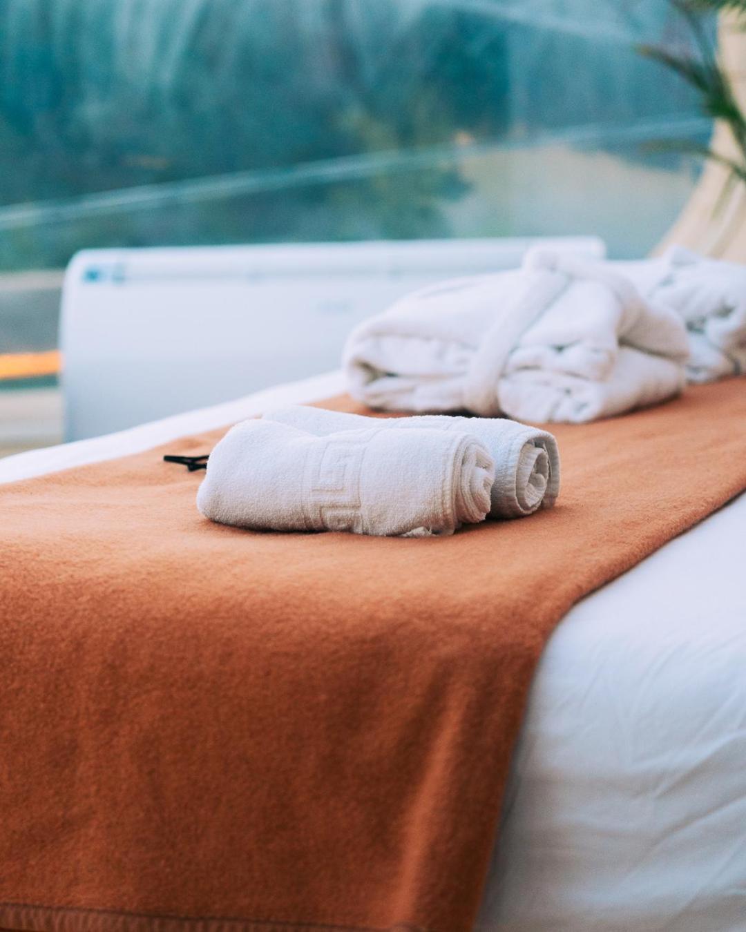 Glamping Balu Hotel Monesterio Ngoại thất bức ảnh
